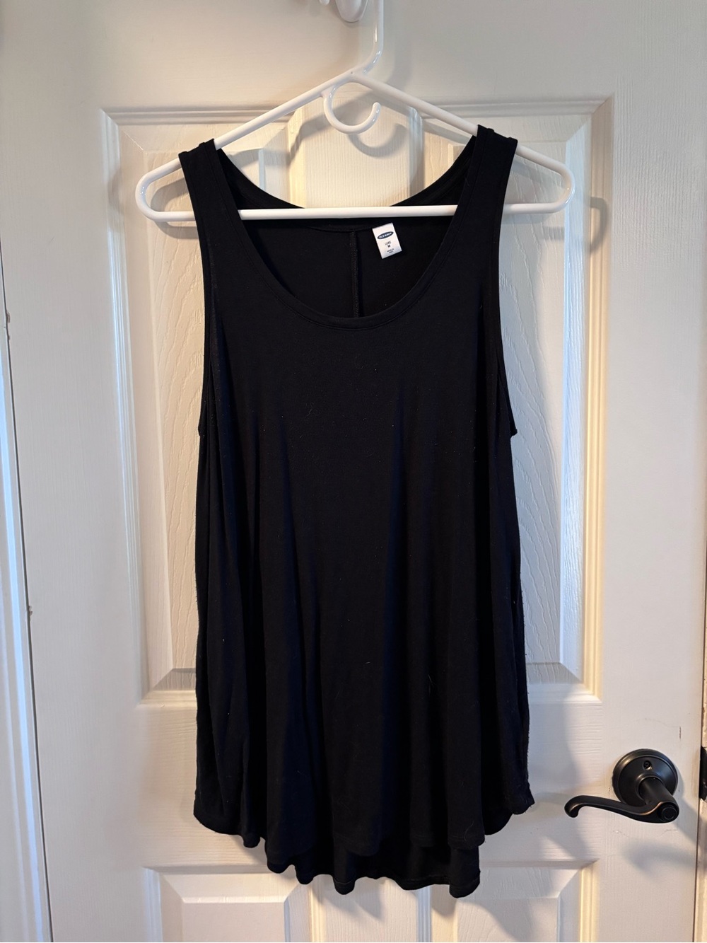 Old Navy Black Women's Tank Top - Classic Scoop Neck